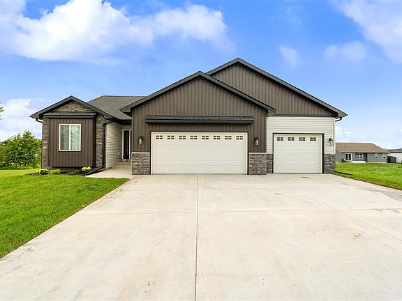 5th image of 803 Irving Dr