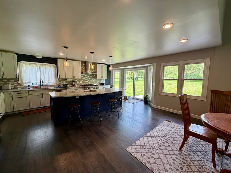 6961 Suncrest Dr — Photo 18