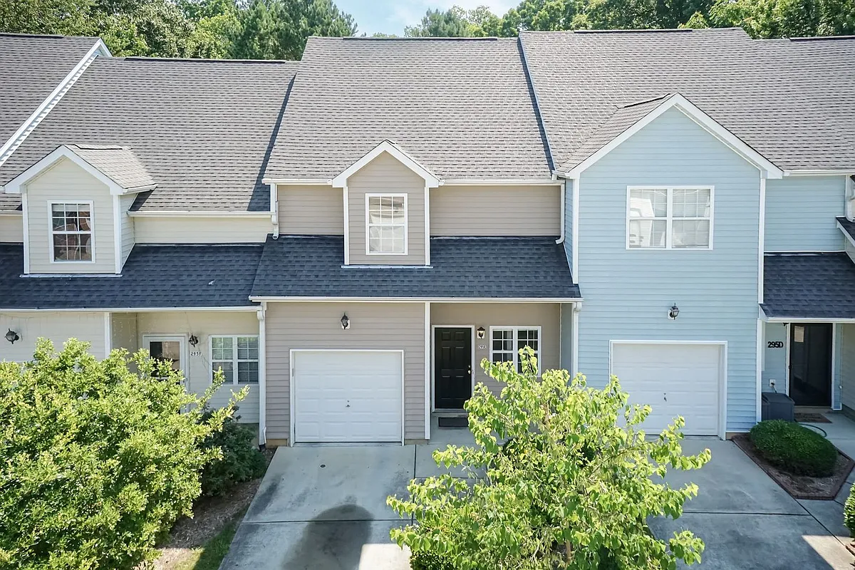 Building Photo - 295 Plaza Dr #E