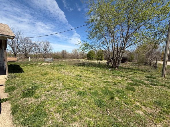 307 Grassy Lake Rd, Earle, AR 72331