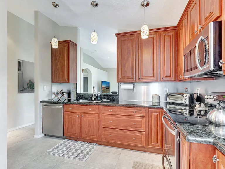 14211 W La Sedona Cir — Photo 16