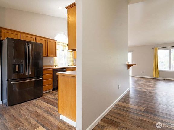 3rd image of 16520 10th Avenue Ct E