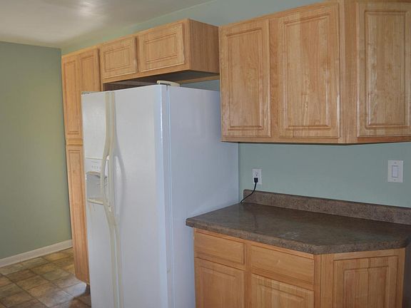 5th image of 214 N Lincoln Blvd