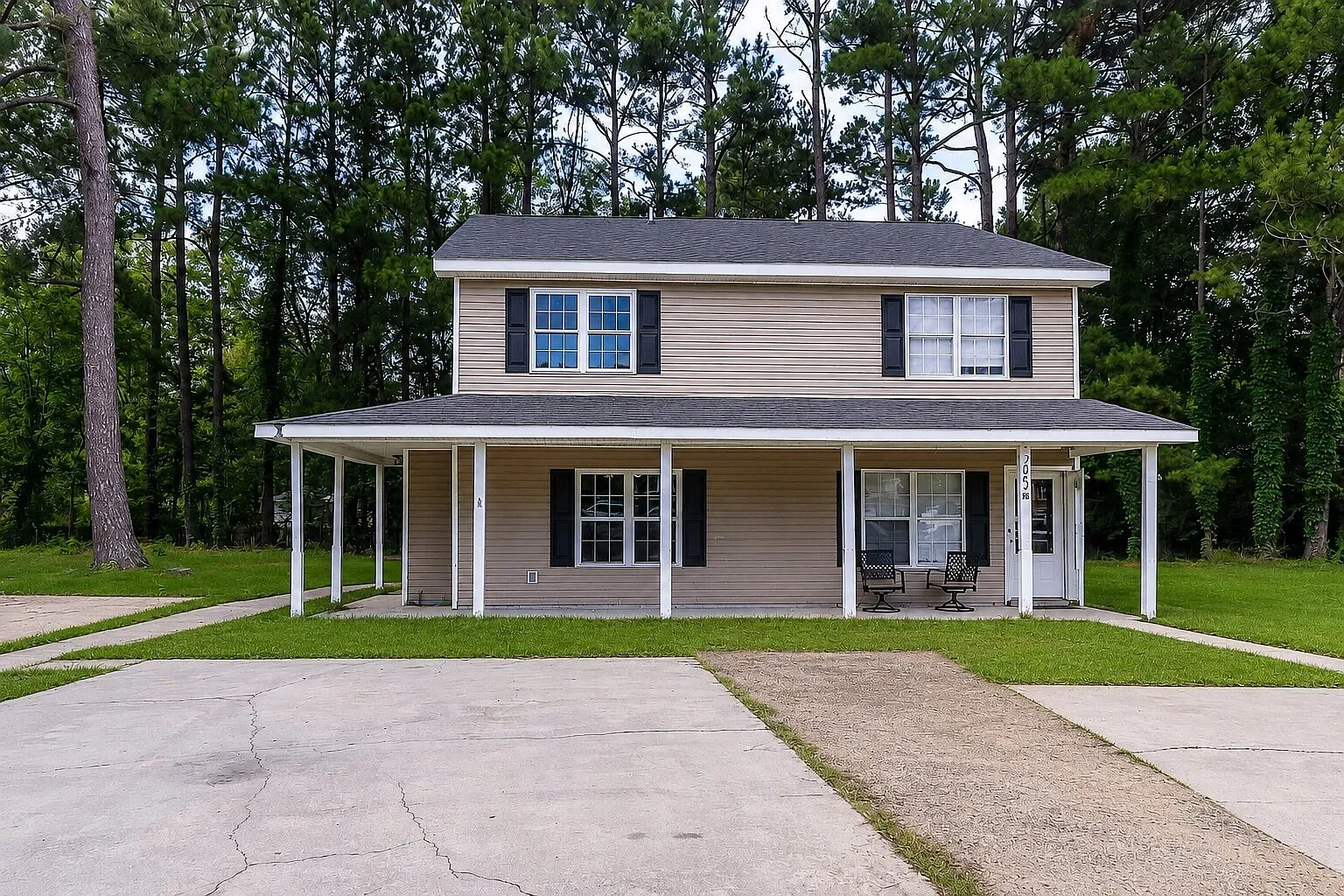 205 Plantation Rd - B - B — Photo 1