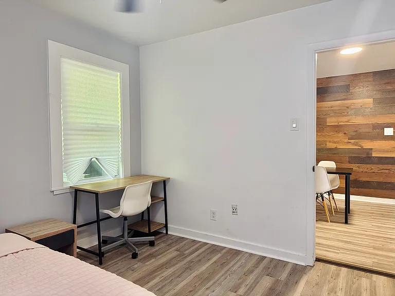 5737 Hobart St #5 — Photo 26