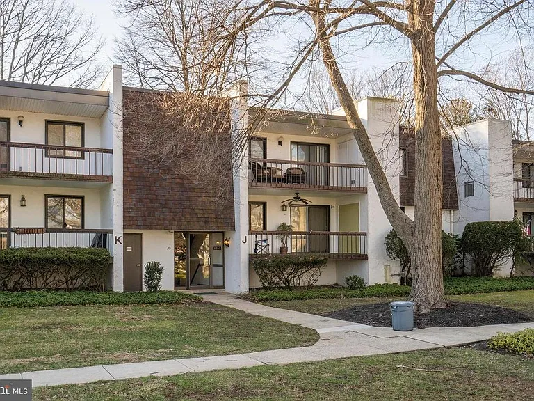20 Dougherty Blvd #J3 — Photo 2