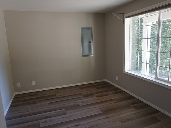 4th image of 13490 Peekaboo Ave NW