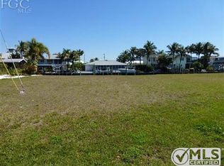 2324 Sapodilla Ln, Saint James City, FL 33956