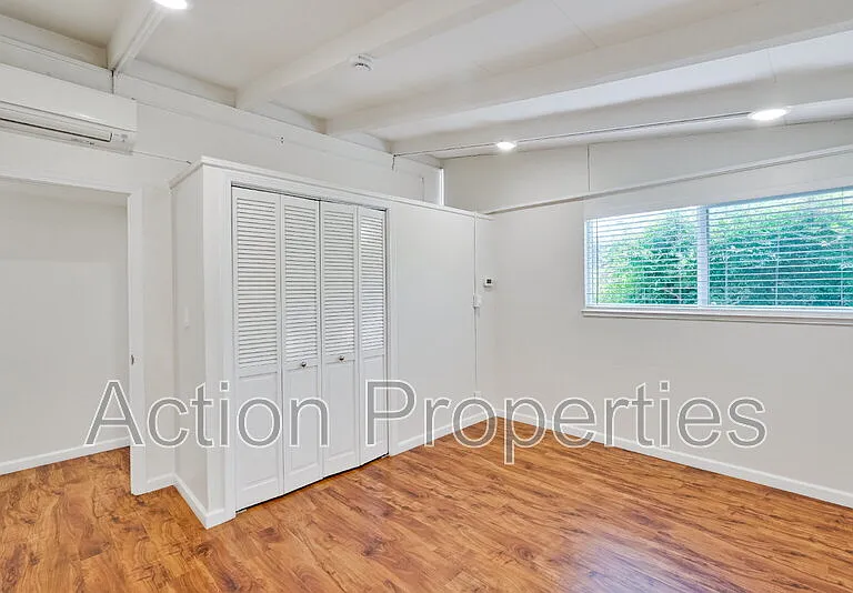 1343 Torrance Ave — Photo 14