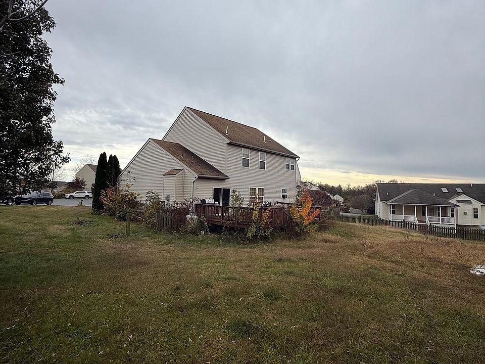 2nd image of 115 Corvair Ln