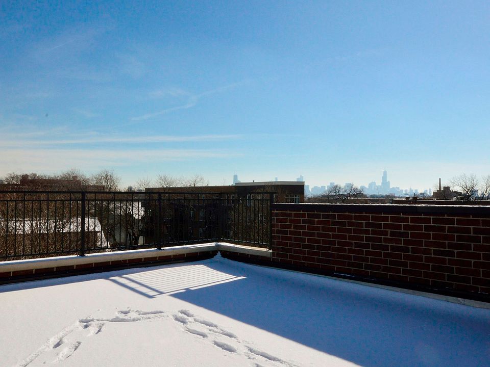 400 sq ft tile finished patio space with views!