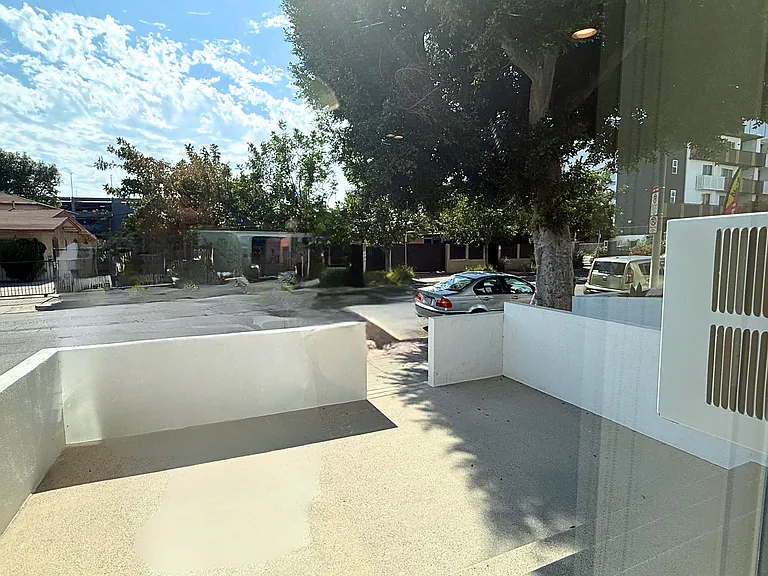 1422 Tamarind Ave — Photo 50