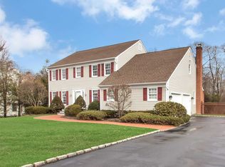 29 Grasslands Cir, Mount Sinai, NY 11766