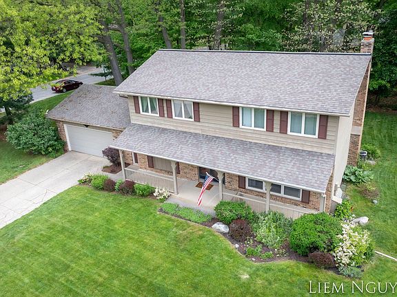 3rd image of 6501 Woodbrook Dr SE