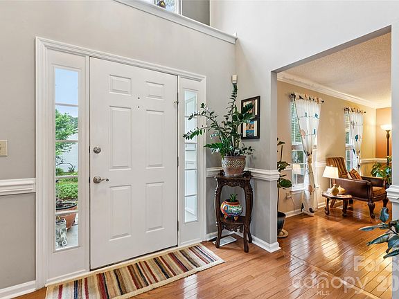 4th image of 4113 Hallam Ct
