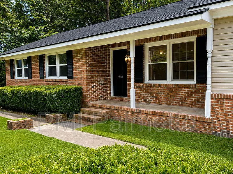 4 bed, 2.0 bath, 2648 sqft, $2,350 — Photo 4