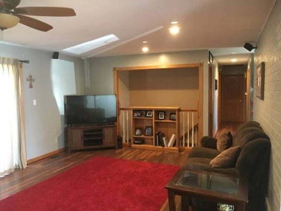 5th image of 1341 E Nicholas St