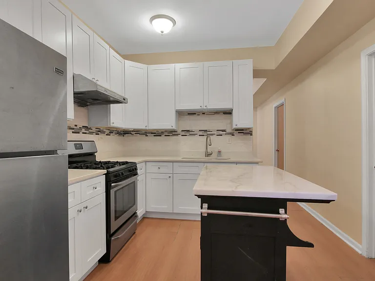 3800 S Emerald Ave #1R — Photo 6