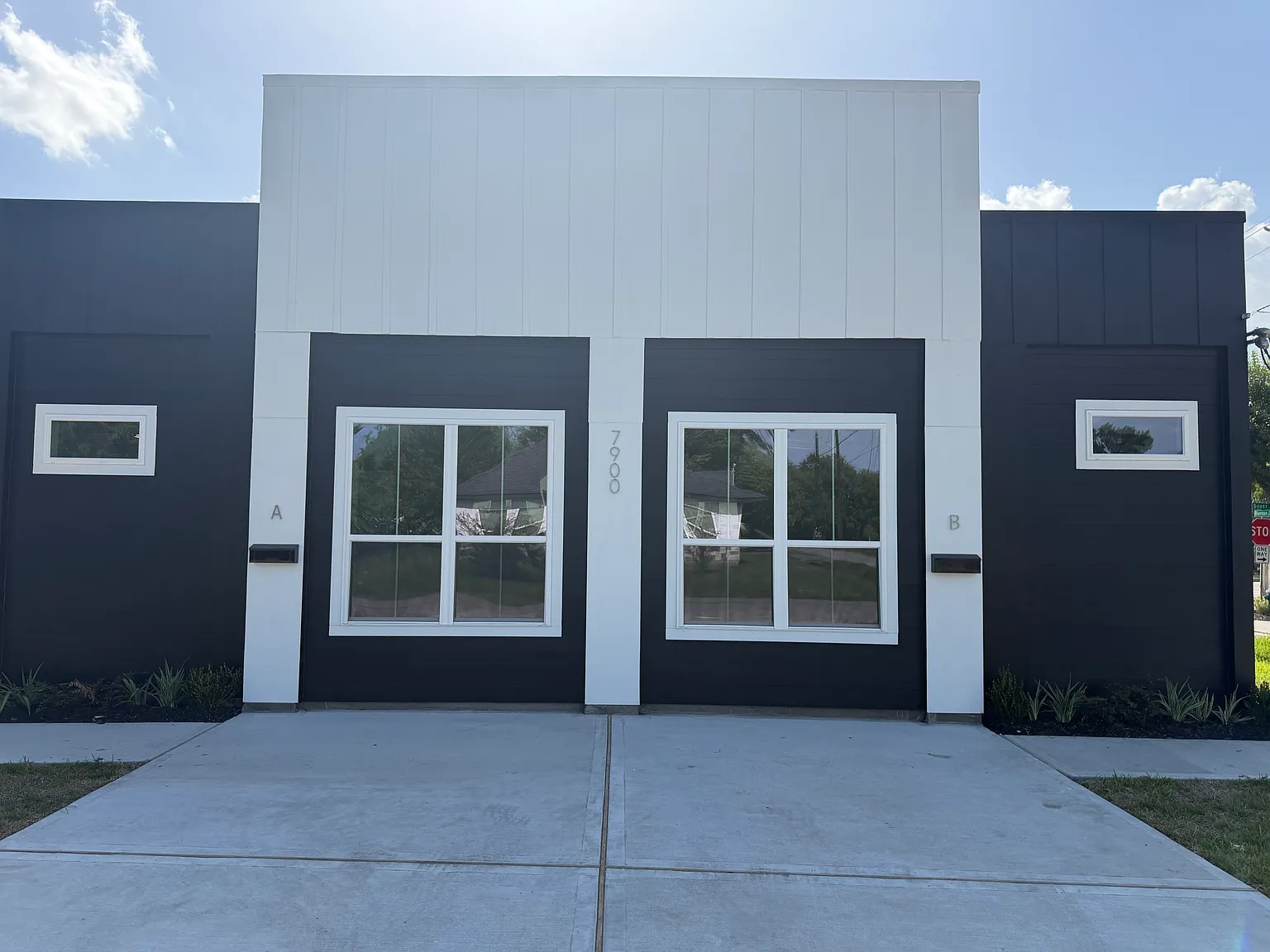3 bed, 2200 sqft, $2,000 — Photo 1