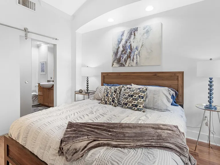 129 Walnut St #105 — Photo 9