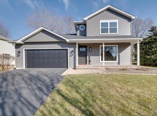 501 Cambridge Ave, Elburn, IL 60119