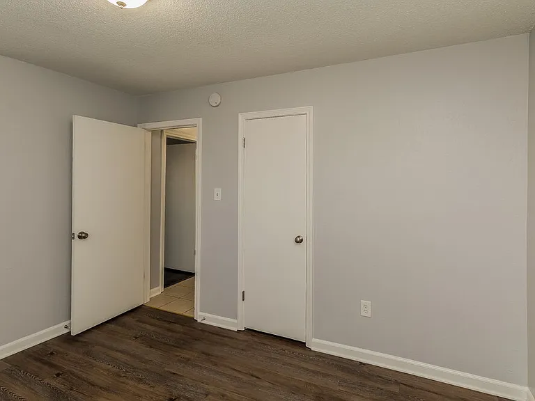5691 Briarwood Dr — Photo 11