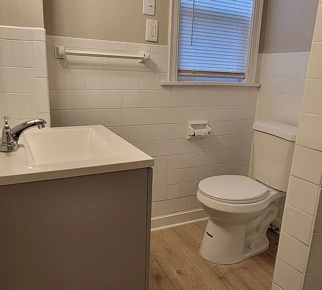 135 Byron St — Photo 16