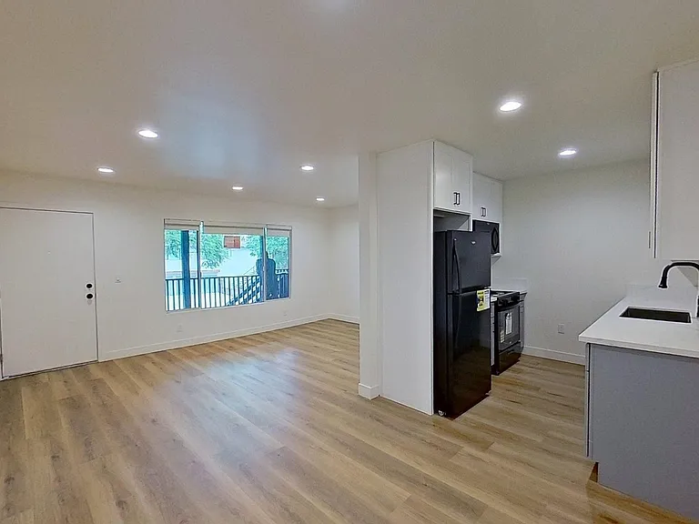 829 N Garfield St — Photo 38