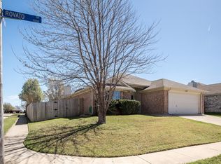 7001 Rovato Dr, Arlington, TX 76001