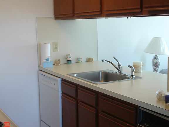4th image of 113 37th St #3A
