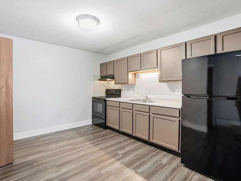 Hickory Creek Apartments — Photo 28