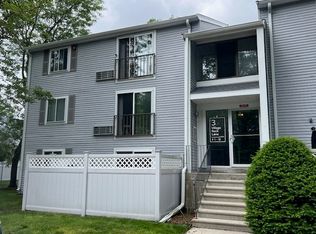 3 Village Rock Ln APT 1, Natick, MA 01760