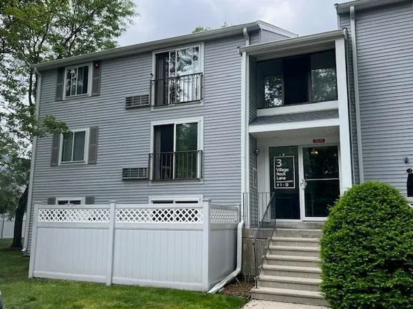 3 Village Rock Ln APT 1, Natick, MA 01760