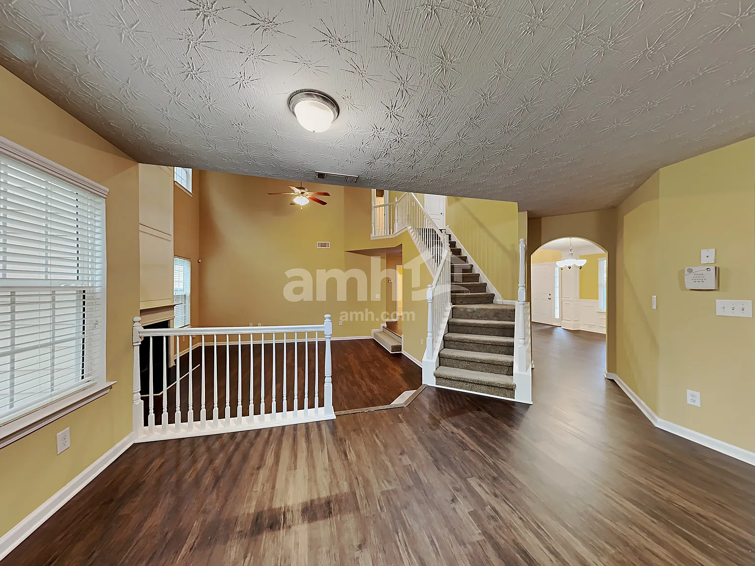 4 bed, 3.0 bath, 2696 sqft, $2,635 — Photo 4