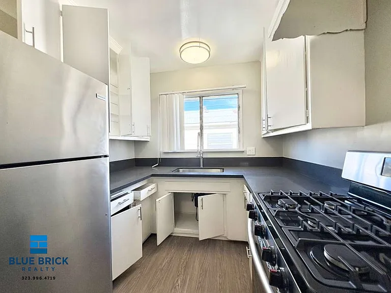 5315 Whitsett Ave #6 — Photo 3