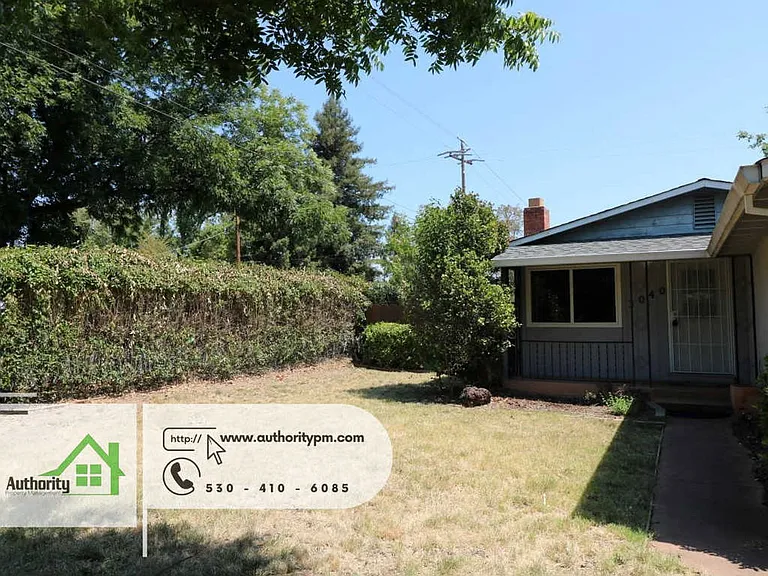 3040 Sharon Ave — Photo 2