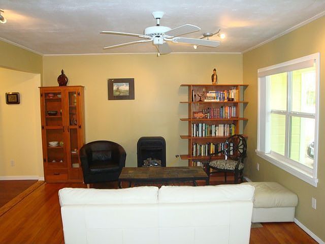 2nd image of 1112 Marsteller Ave
