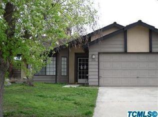 3230 S Parkwood Ct, Visalia, CA 93277