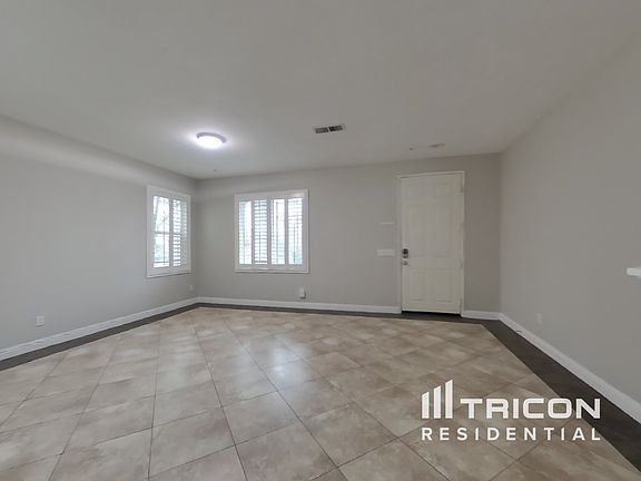 2nd image of 16854 Kittansett Pl