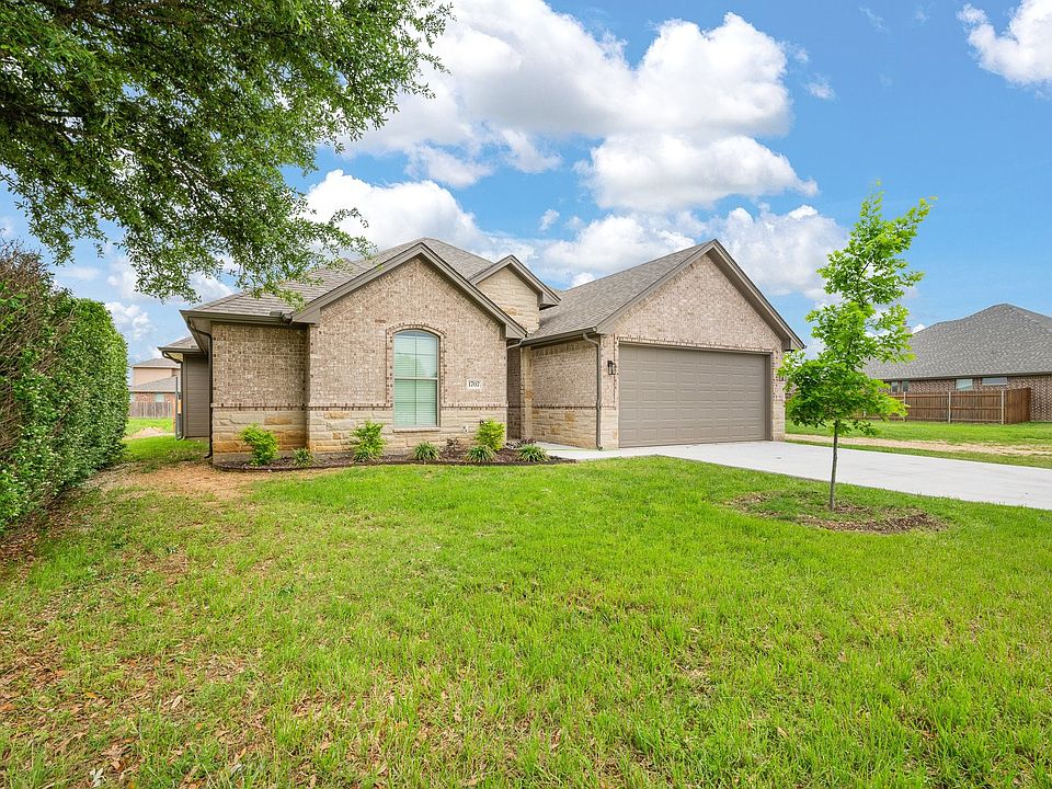 1st image of 1707 Lakeway Dr