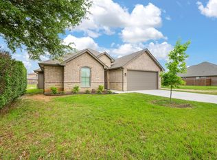 1707 Lakeway Dr, Cleburne, TX 76033