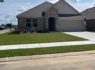 101 Cane Hill Dr, Broussard, LA 70518