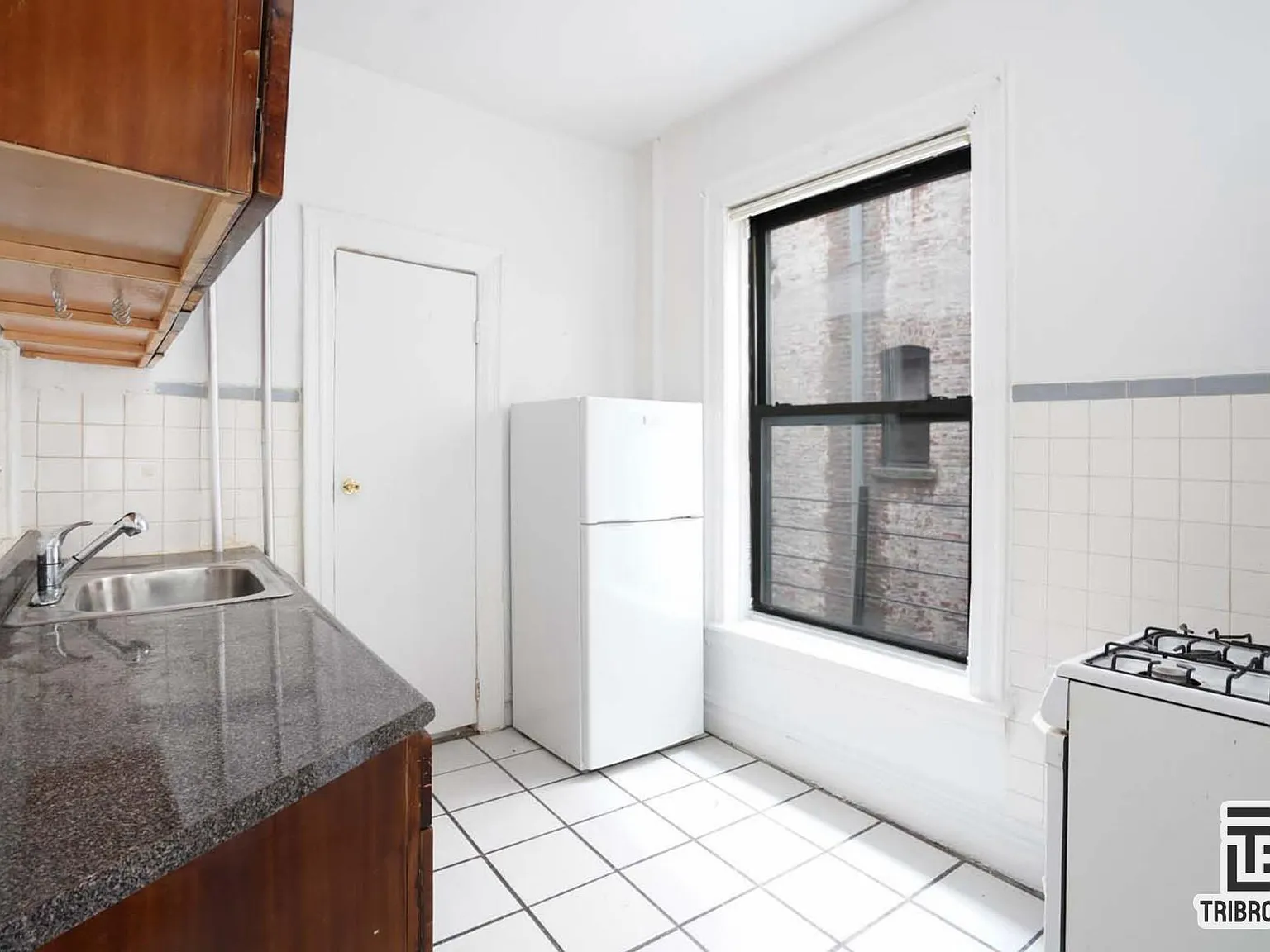 728 Amsterdam Avenue — Photo 2