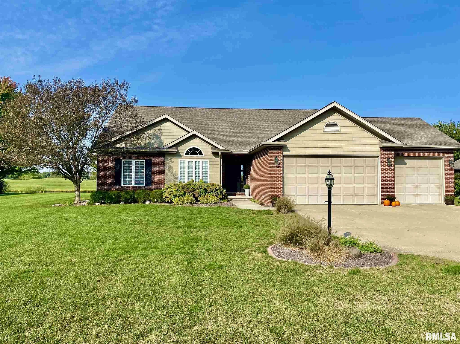 5113 S Cameron Ln photo 1