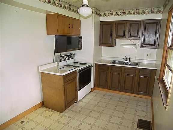 3rd image of 900 Armistead Dr