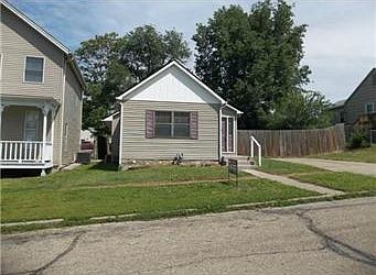 2nd image of 708 Dakota St