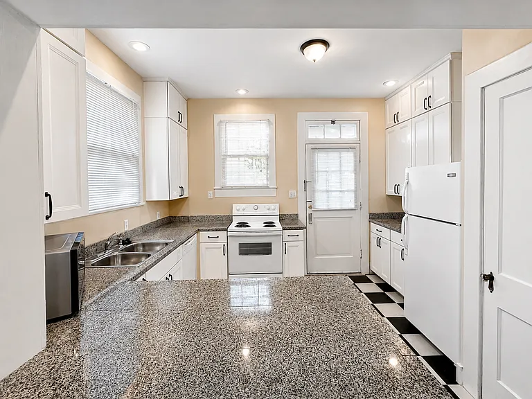 1818 Church St #2 — Photo 5
