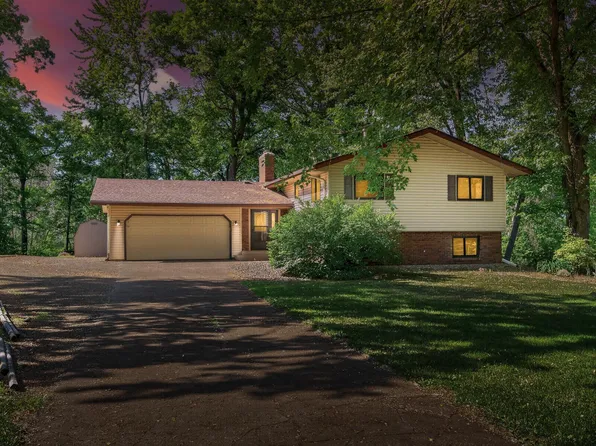 26583 Everton Cir, Wyoming, MN 55092