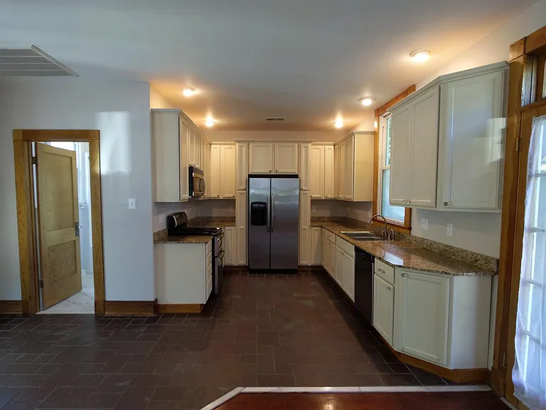 3725 Cleveland Ave — Photo 11