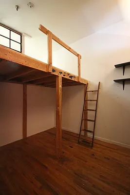 Rented by Nooklyn NYC LLC | media 18